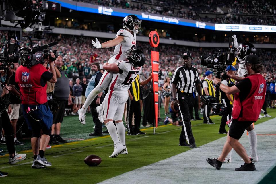 Flawless final drive propels Atlanta Falcons past Philadelphia Eagles 22-21